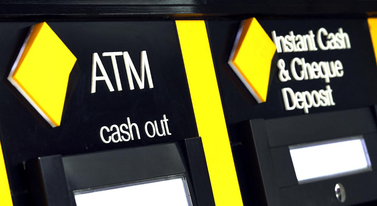 ‘Worst Christmas Present’: Commonwealth Bank Criticised for Charging for Cash Withdrawals