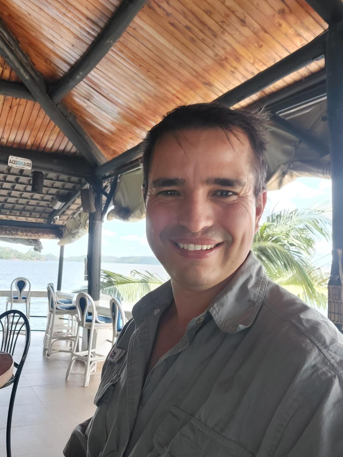 Mr. Johnson felt compelled to help the single dad after reading a story. (Courtesy of Kyle Johnson)