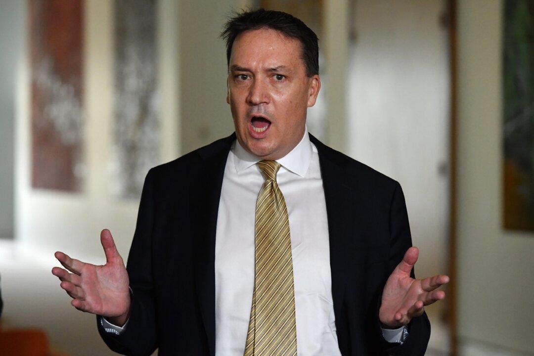 10,000 Sign Petition to Re-Open Mountain Track Closed Due to Indigenous Claim