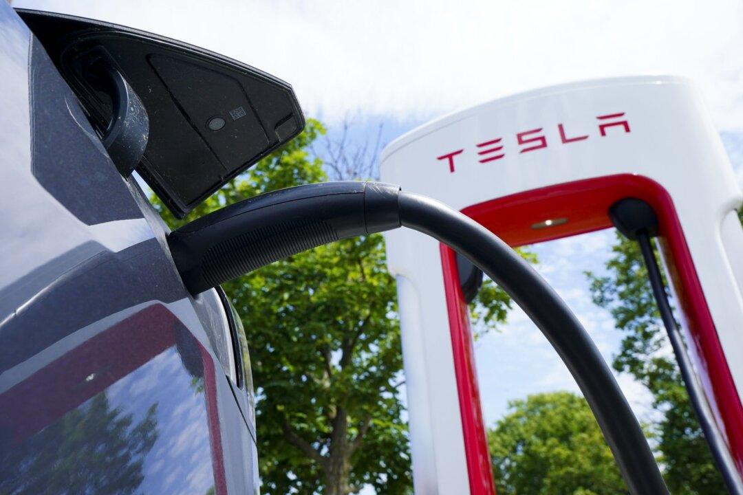 Ottawa’s EV Mandate Results in Grants to Manufacturers in China: Auto Association Head