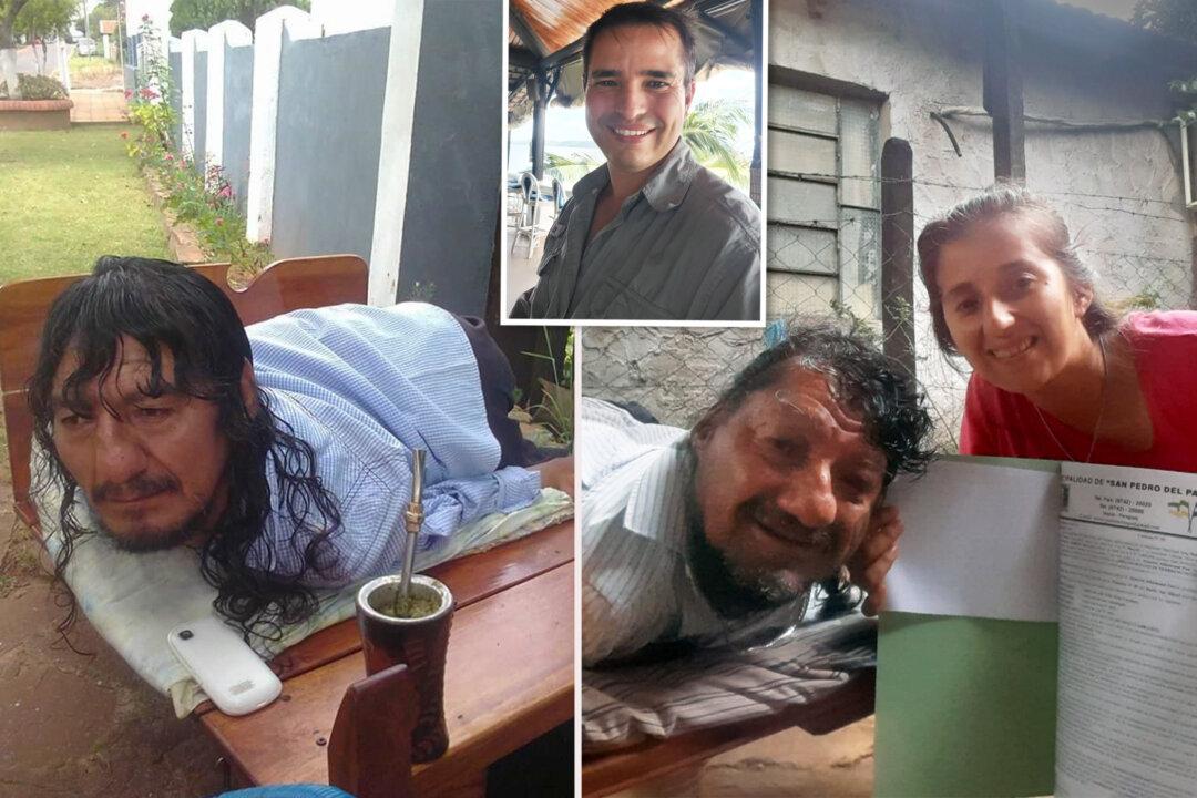 ‘Divinely Inspired’: Single Dad With No Arms or Legs Gets Key to His Dream House Thanks to a Kind Epoch Reader