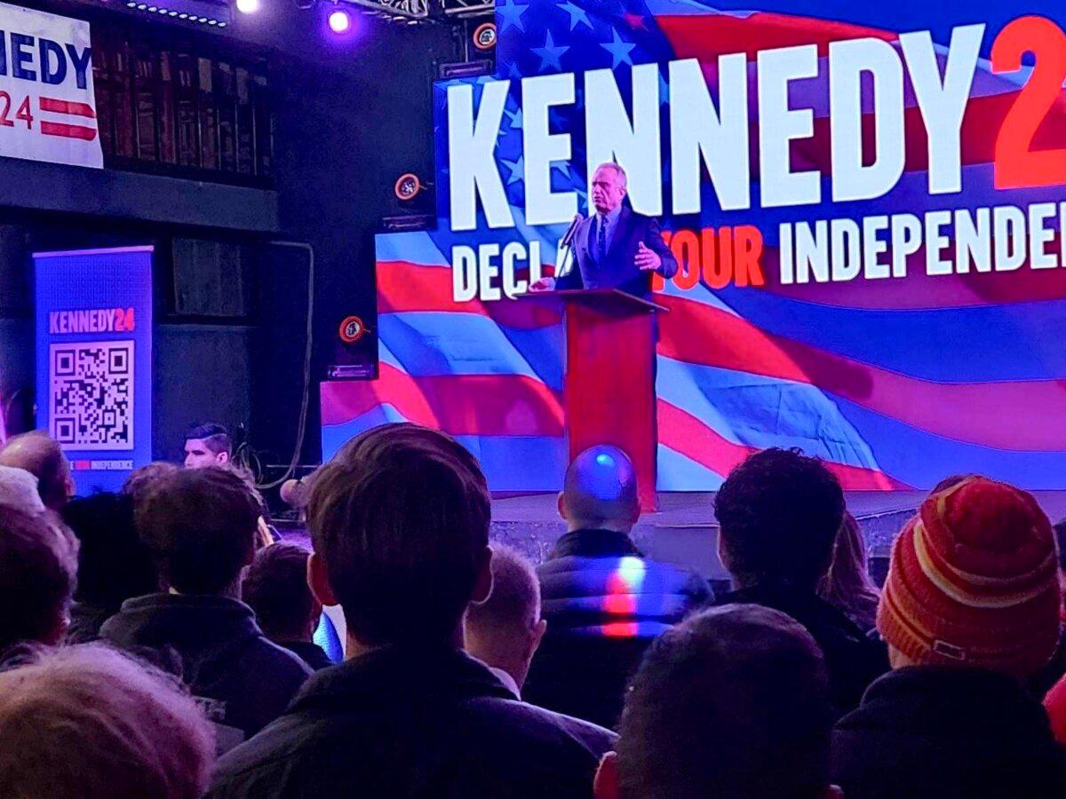 Robert F. Kennedy Jr. speaks to attendees of his voter rally in Lincoln, Nebraska on Dec. 12. (Jeff Louderback.The Epoch Times)