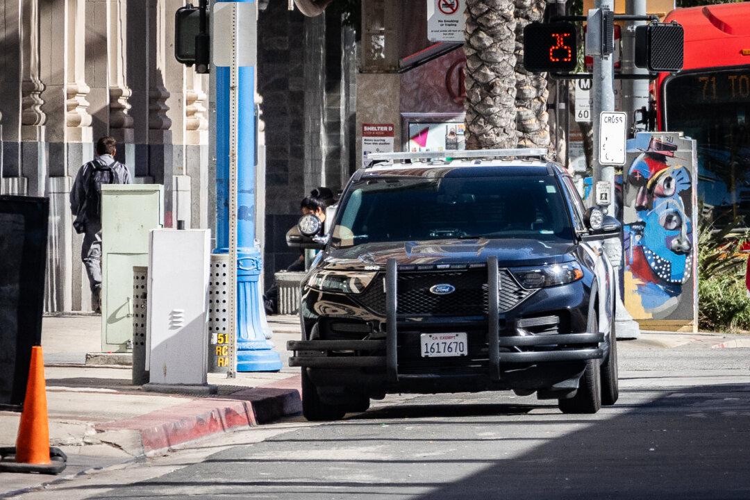 Taco Truck Hit by Armed Robbers in Long Beach