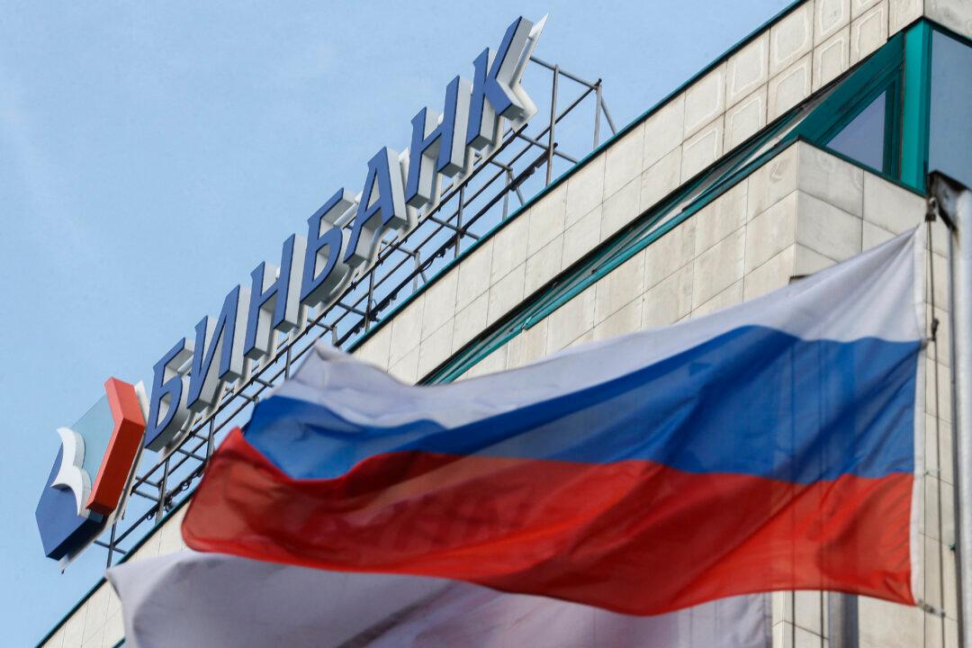 Unfreeze Russia’s $300 Billion and Give It to Ukraine