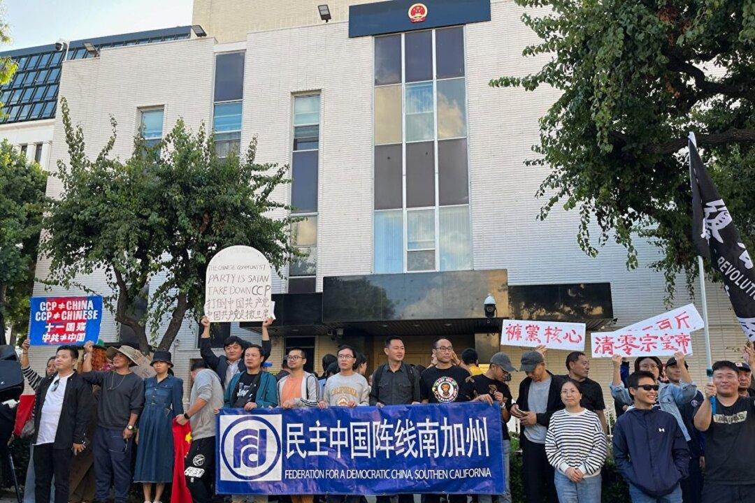 Chinese Family That Flees China Says the CCP Turned China Into ‘Hell’