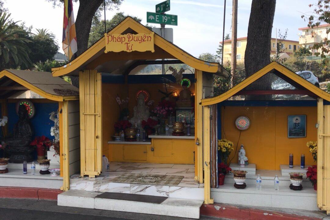 Buddha Statue Brings Peace to Oakland Neighborhood