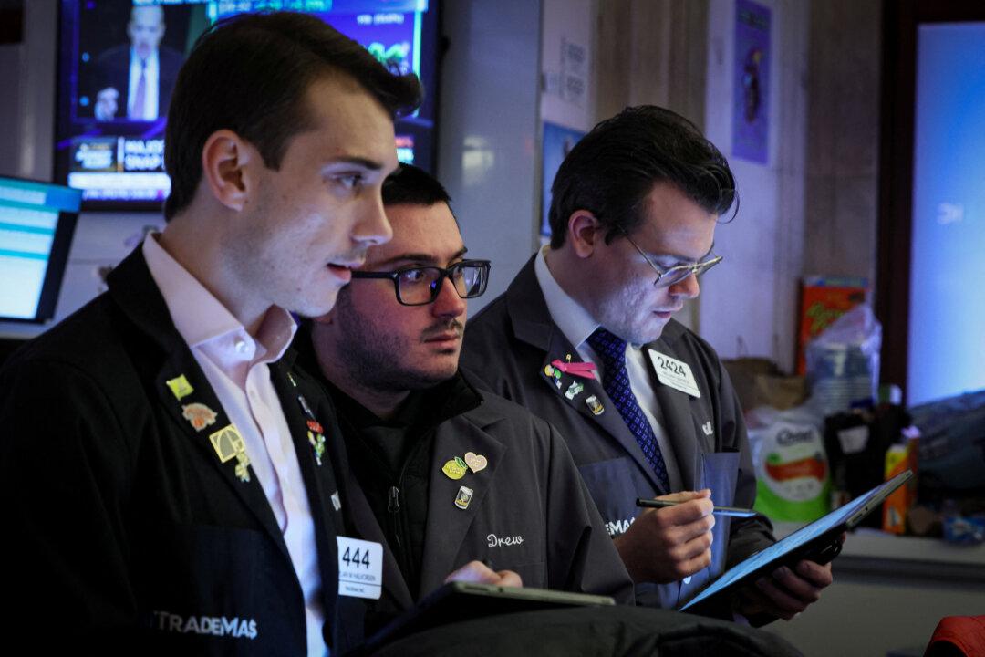 Wall Street Opens Muted Due to Lack of Catalysts at Year End
