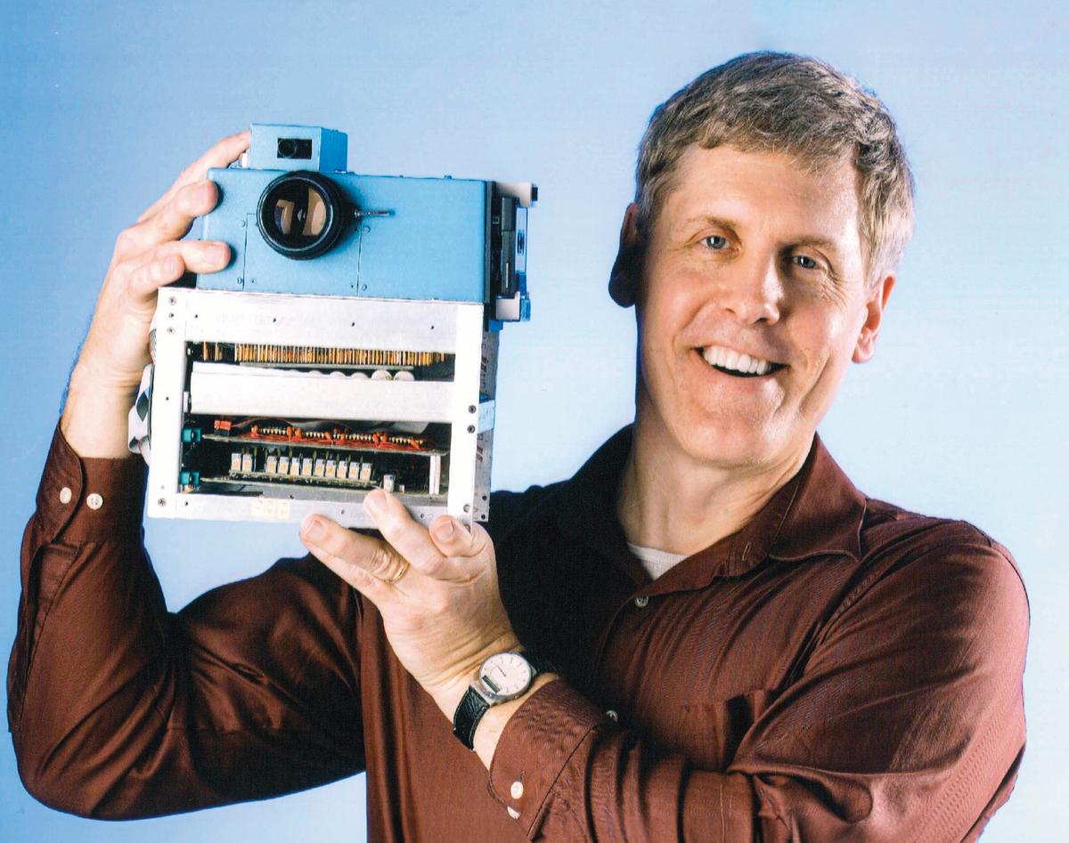 How the Creator of the Digital Camera Is Mentoring the Next Generation of Innovators