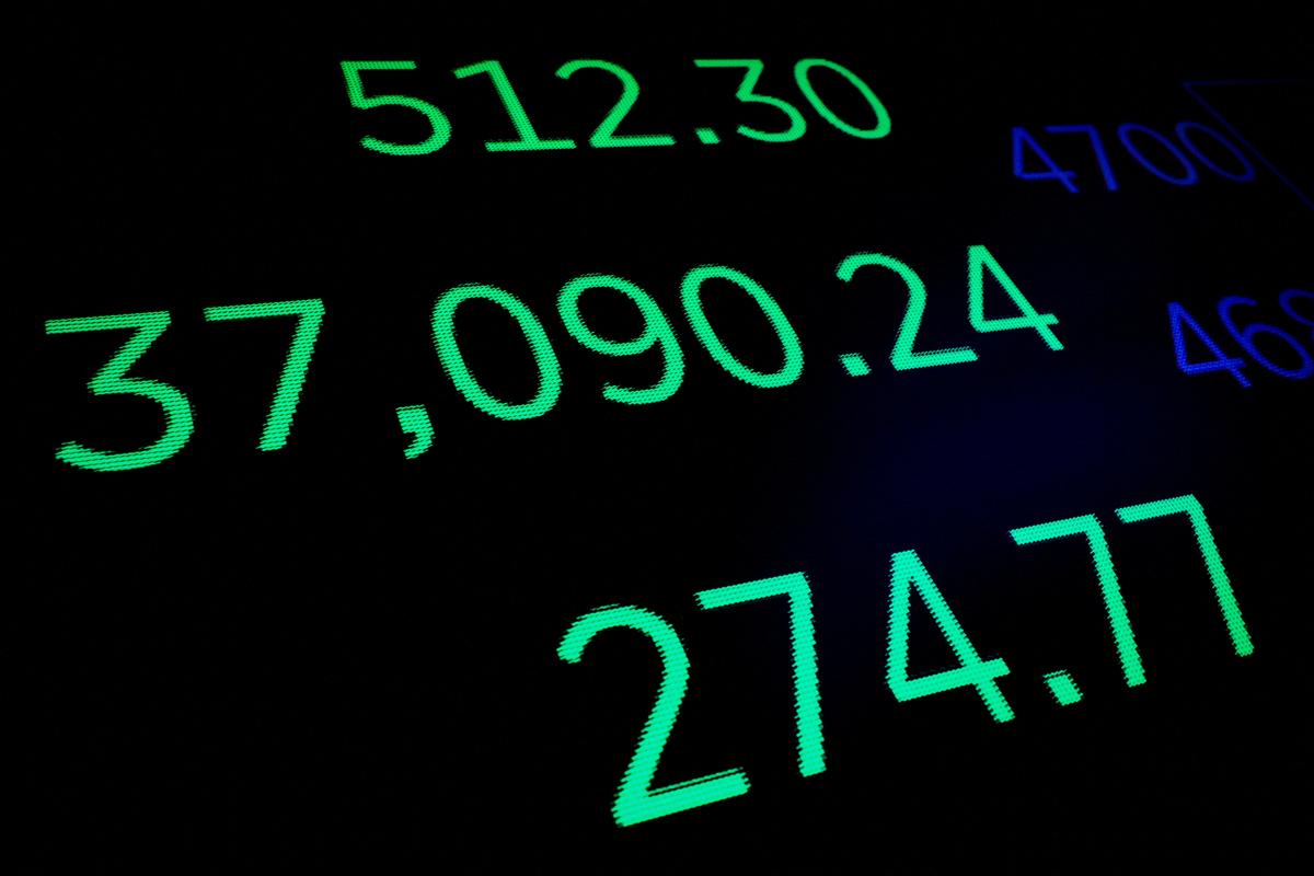 Wall Street Opens Higher as Year End Approaches, Rate Cuts in Focus