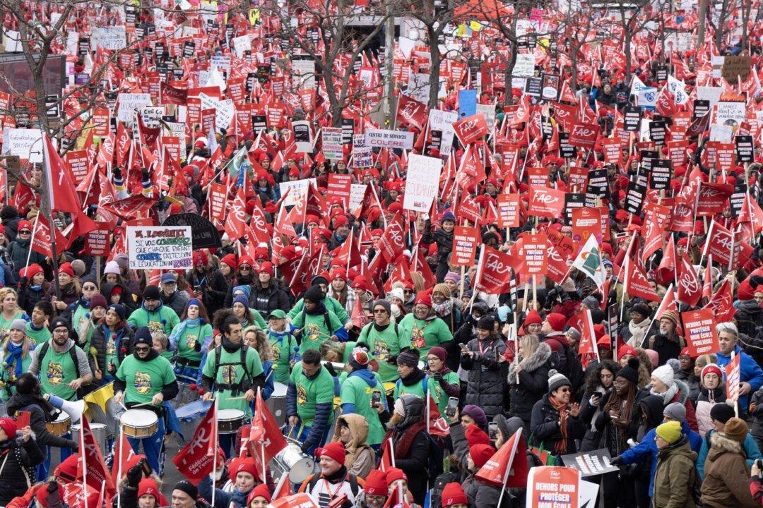 Quebec Reaches Tentative Deal on Salaries With Union Representing 420K Workers