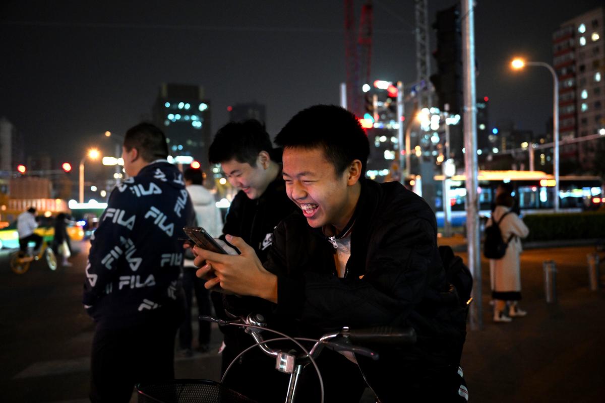CCP Issues Contradictory Policies on Chinese Gaming Industry, Causing Sharp Stock Market Fluctuations