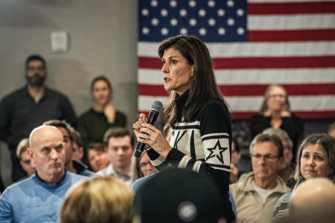 Ex-Obama Strategist Encourages ‘Tactical’ Liberal Support for Nikki Haley