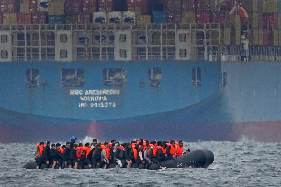 Big Rise in Turkish Illegal Immigrants Crossing Channel to Come to Britain