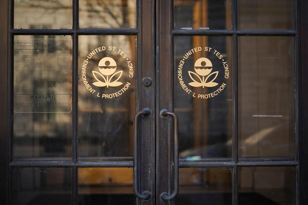 EPA Delays Proposed Carbon Emission Rules on Existing Gas Power Plants