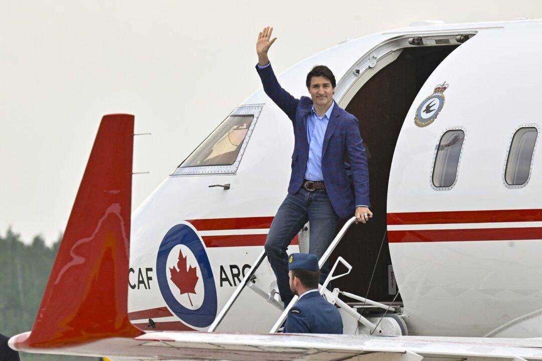 Military Sends Second Aircraft After Prime Minister Trudeau’s Plane Breaks Down in Jamaica
