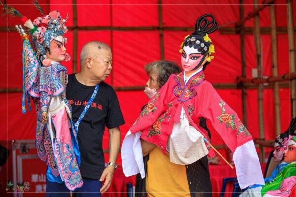 Hong Kong photographer Rokuro’s work “Staring at each other.” (Courtesy of Rokuro)