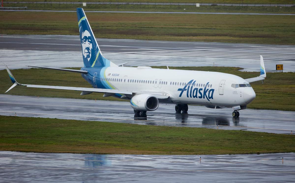 Airlines Cancel Hundreds of Flights After Boeing 737 Mid-Air Door Blowout