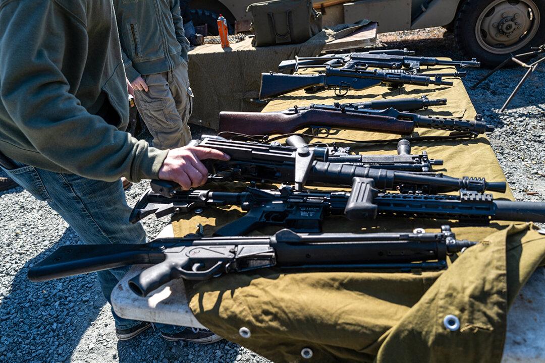 Gun Bans in Post Offices Violate 2nd Amendment, Judge Says