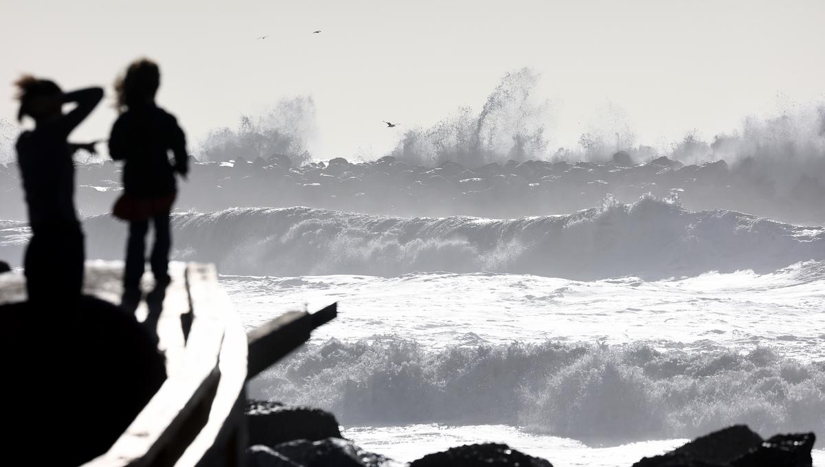 King Tides, High Surf Expected Along California Coast This Week