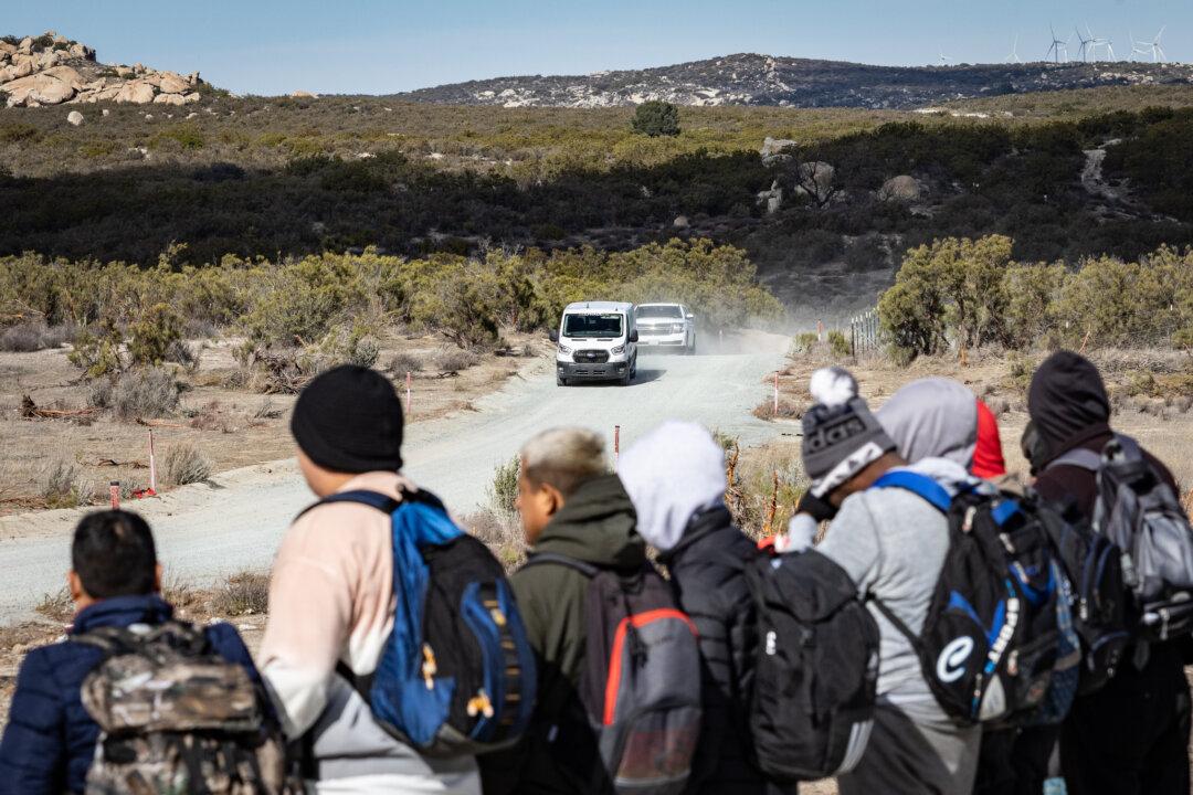 US Appeals Court Pauses Order Targeting Texas Illegal Immigration Law