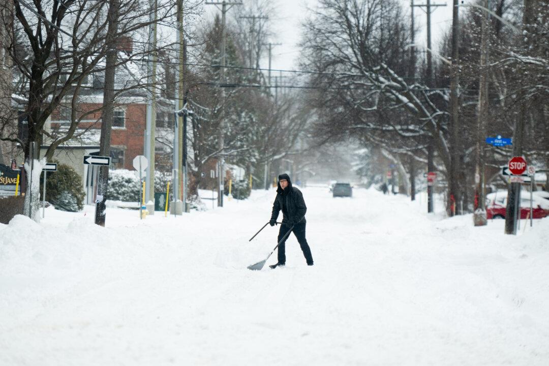 Winter Weather This Weekend: Extreme Cold in the West, Snowstorms in the East