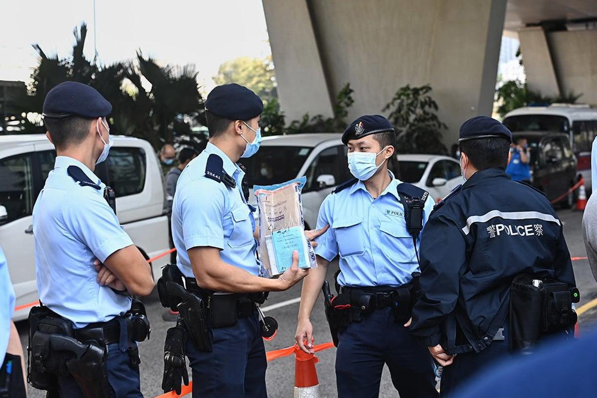 Difficulty to Recruit Police Officers in HK Leads to Lowering of Entry Standards, and Only 27.6 Percent of Applicants Qualified in English Requirement