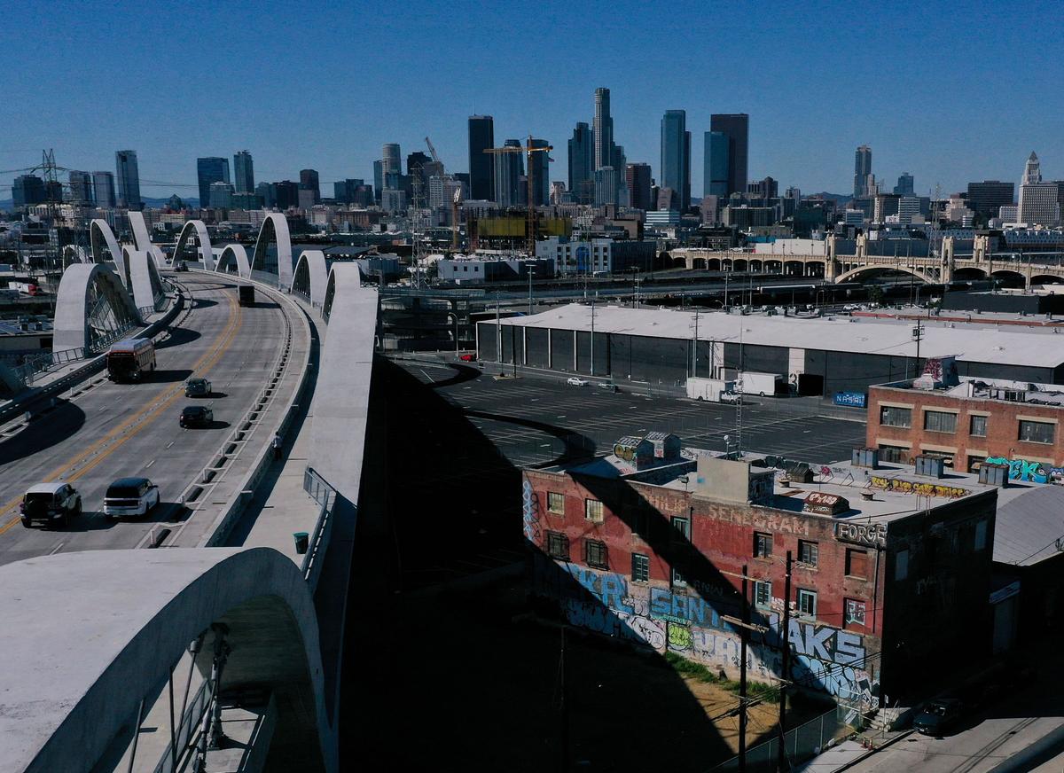 Manhattanization of California Advances