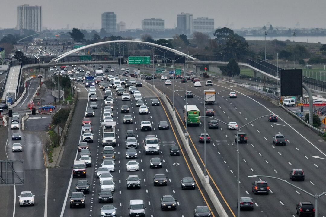 No Joke: Feds Are Banning Humorous Electronic Messages on Highways