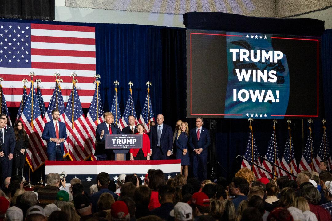 Trump Adviser-Turned-Critic Backs Trump Again: ‘I Was Wrong’