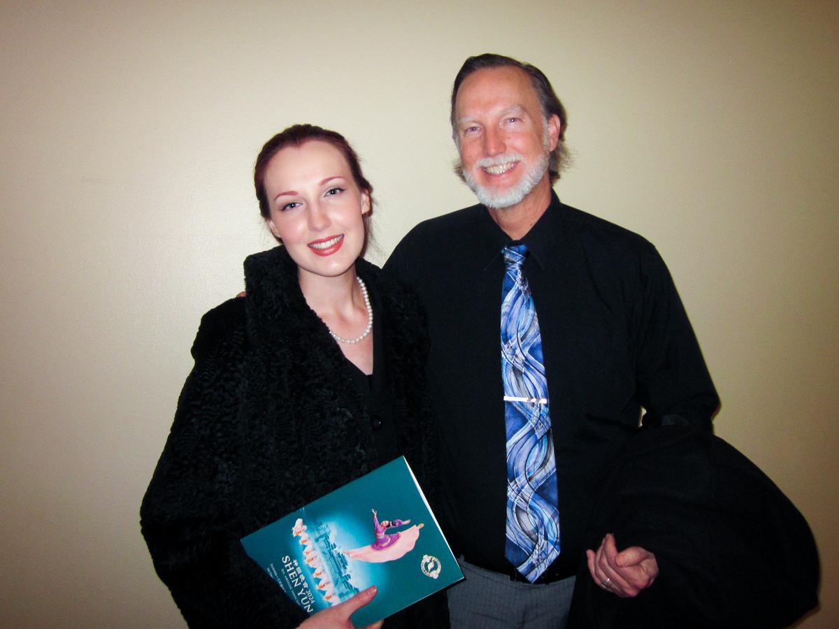 Shen Yun ‘Shows the Pride of Chinese Culture,’ Says School Principal