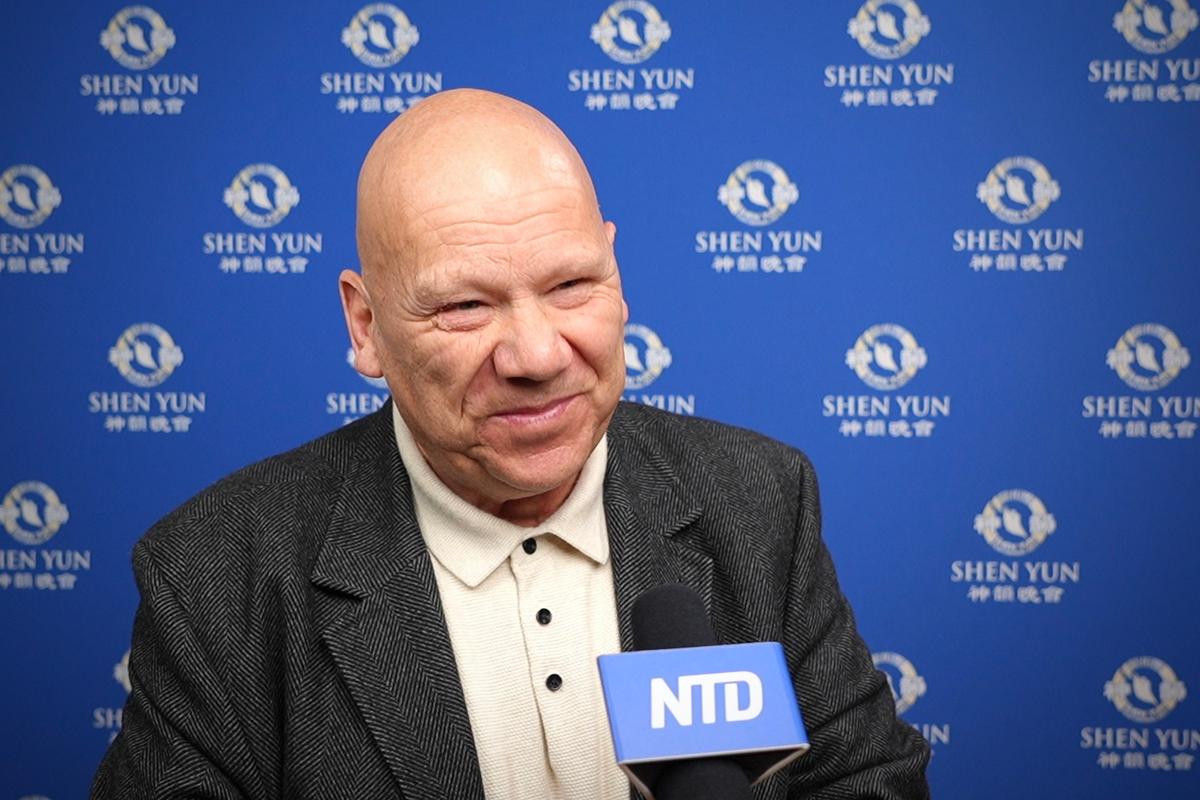 ‘Hat’s Off to You’ Shen Yun, Says Englishman