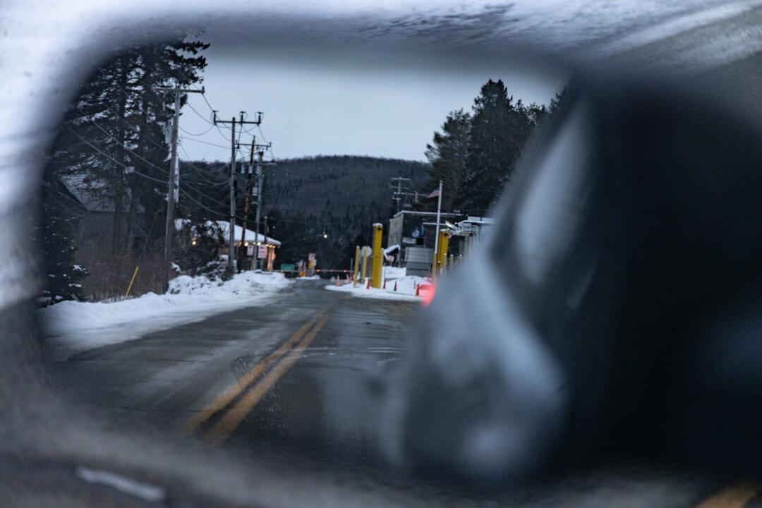 ‘Digital Tools’ Will Shorten Wait Times at Canada-Us Border, CBSA Says