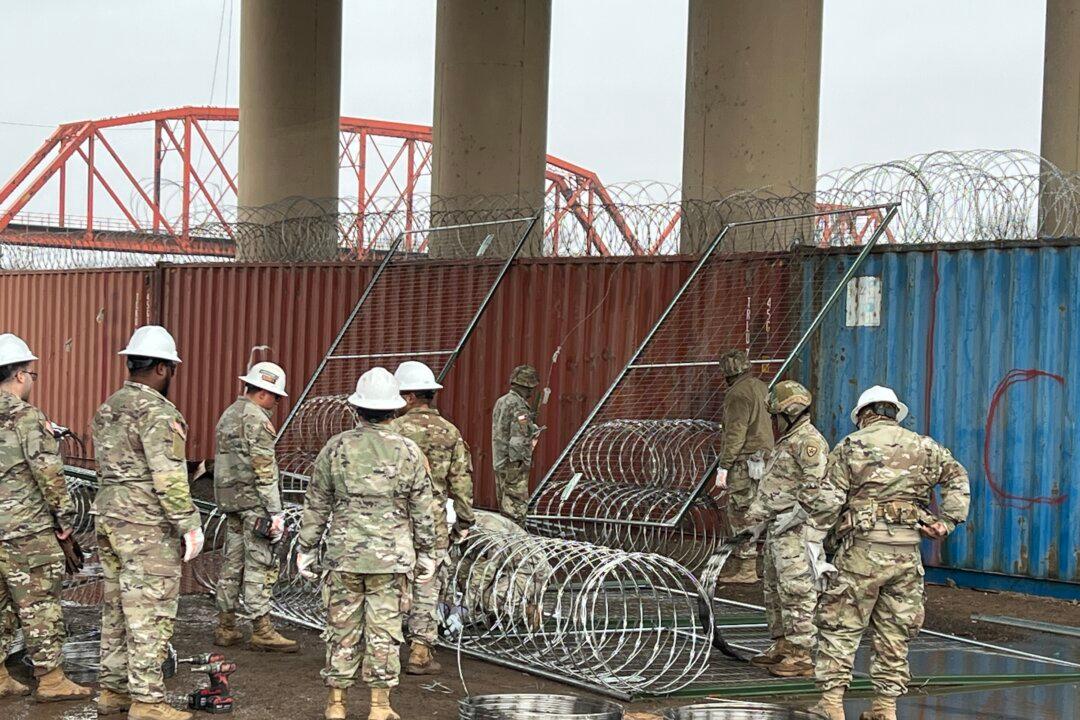 Texas Installs More Border Wire After Supreme Court Order Allowing Its Removal