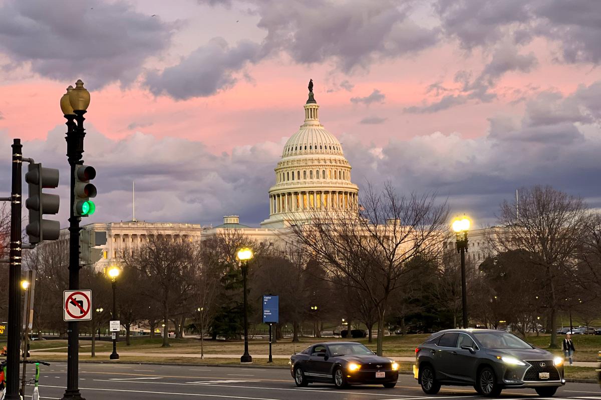 Senate Negotiator Says Border–Ukraine Deal Has Been Reached