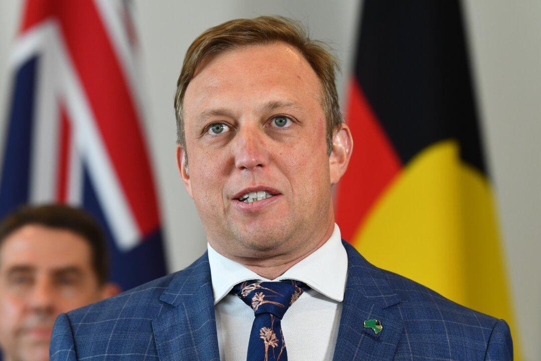 Queensland Premier Doles out Coal-Funded $1,000 for Energy Bills