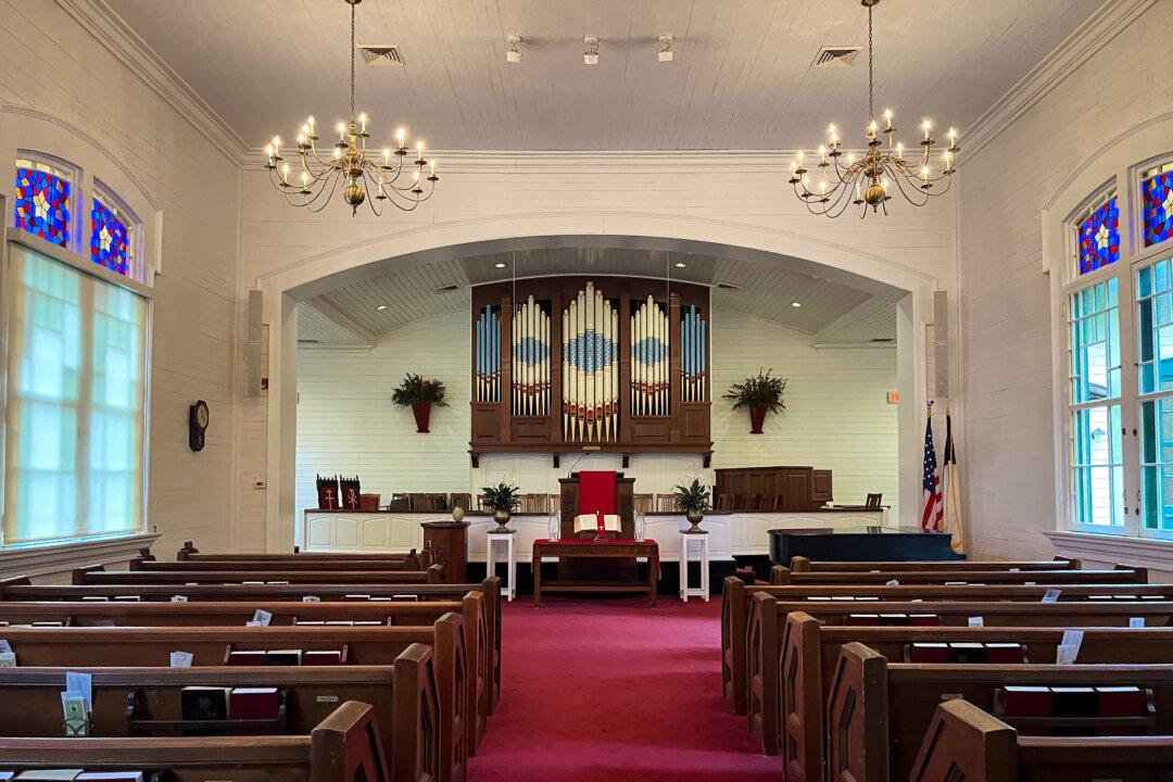 Do You Hear What I Hear? Lovely Organ Music