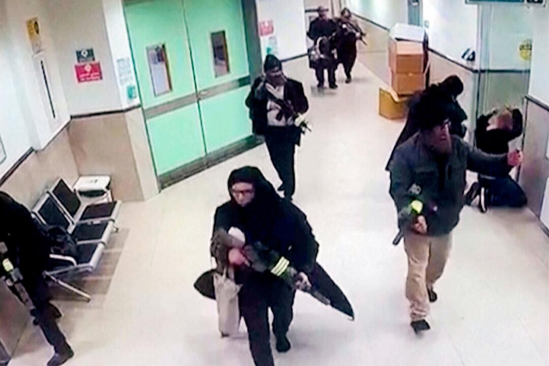 Israeli Forces Dressed as Civilian Women and Medics Kill 3 Terrorists in West Bank Hospital