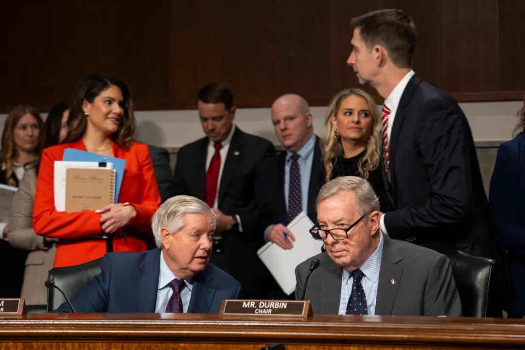 Lawmakers, Parents Push to Make Suing Tech Firms Easier