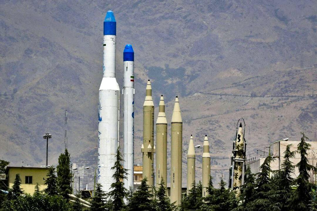 Chinese Nationals Charged With Smuggling US Tech to Iran’s Military