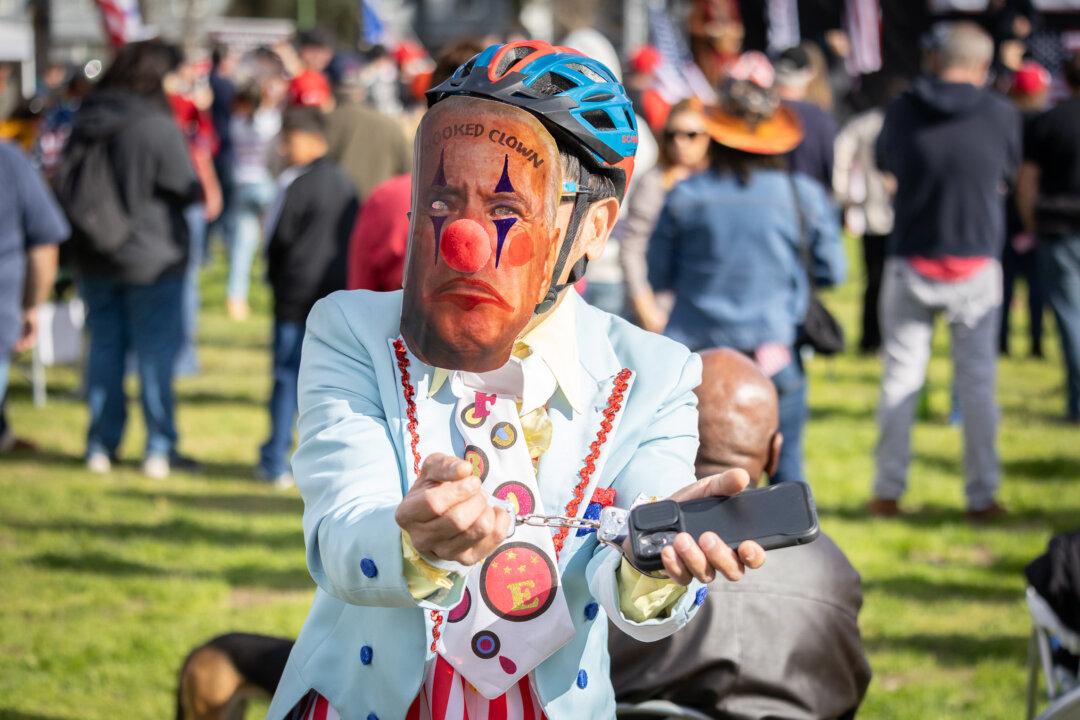 Majority of Californians Think Nation Is Headed in Wrong Direction: Survey