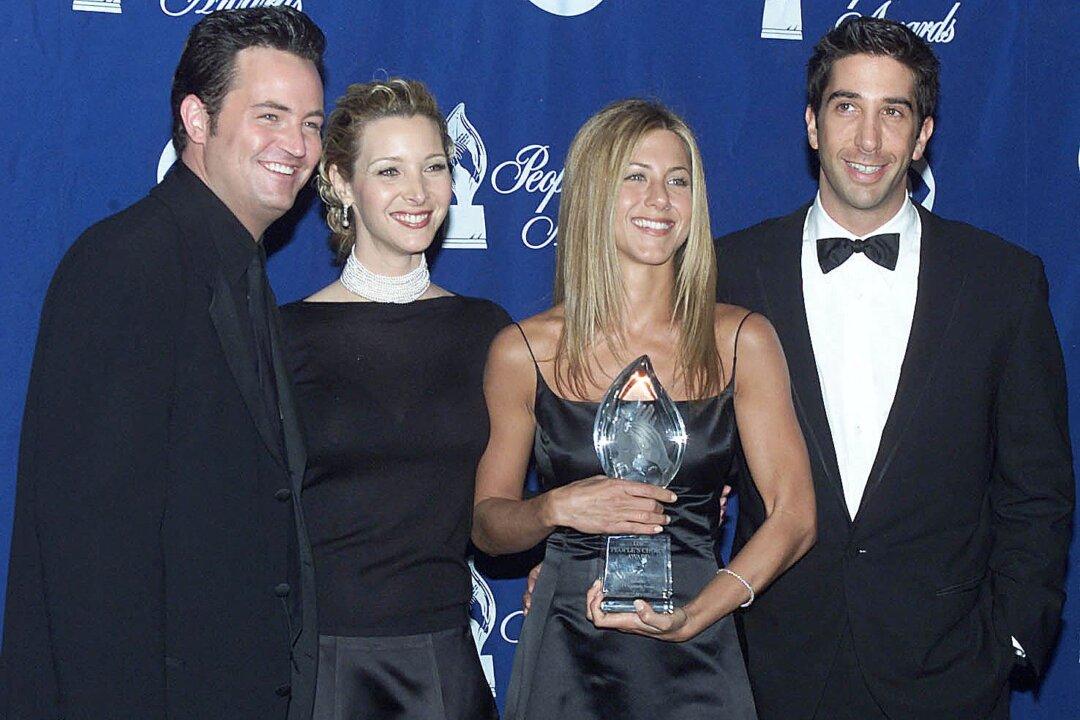 Super Bowl Spot: Jennifer Aniston’s Memory Lapse Sparks Comical Reunion With David Schwimmer