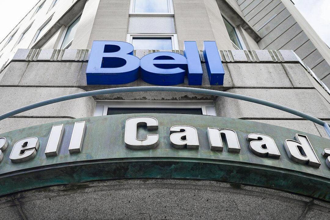 Canadian News Will Die if Private TV Networks Disappear, Bell CEO Says
