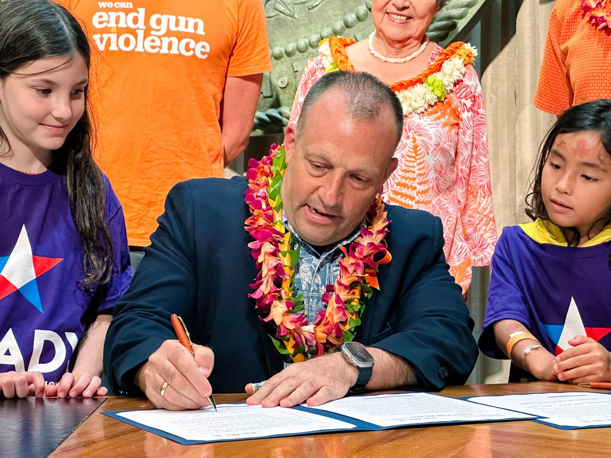 Hawaii Governor Says $25 Tourist Climate Fee a ‘Small Price to Pay to Preserve Paradise’
