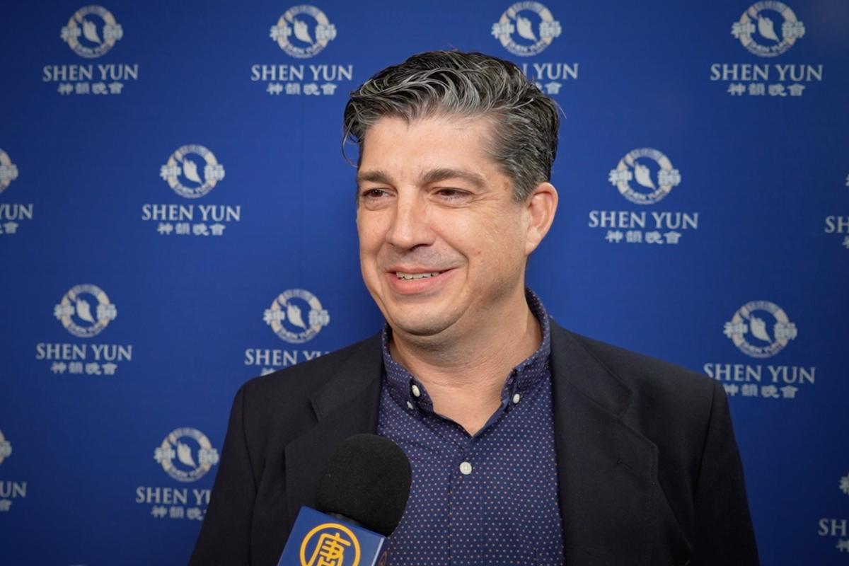 Health Supervisor Says Shen Yun Helps Make This World a Better Place