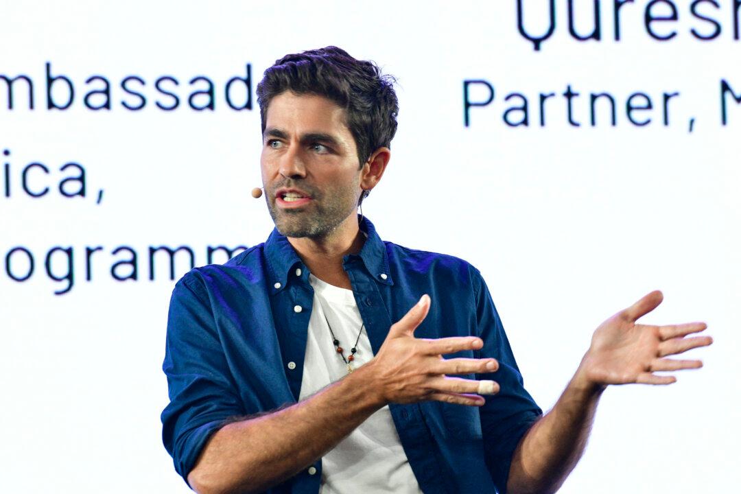 ‘Entourage’ Star Adrian Grenier Is Latest Celebrity to Leave California