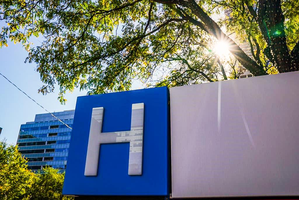 Toronto Police Pledge Increased Presence After Pro-Palestinian Protest Outside Mount Sinai Hospital