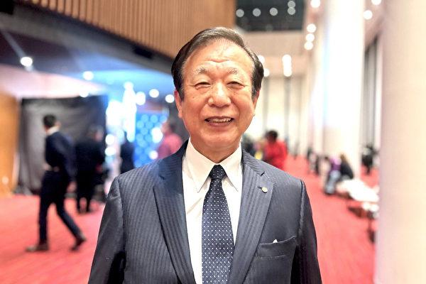Inoue Yoshihiro at the Shen Yun Performing Arts performance at Sapporo Cultural Arts Theater Hitaru on Feb. 6, 2024. (Niu Bin/The Epoch Times)