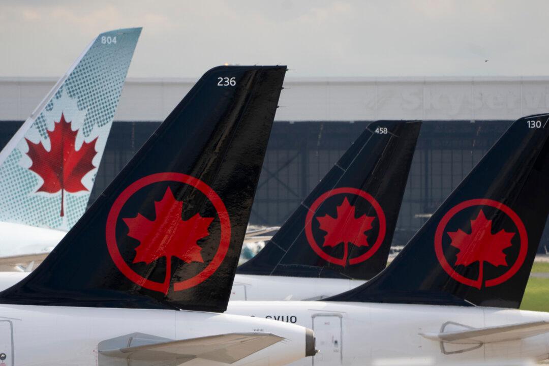 Transport Minister to Summon Airline CEOs Amid Air Canada’s New Carry-On Charges