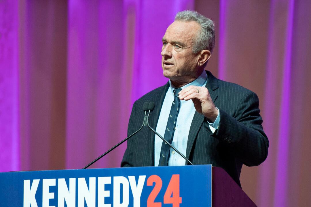 Trump ‘Clearly Hasn’t Learned From His COVID-Era Mistakes,’ RFK Jr. Says