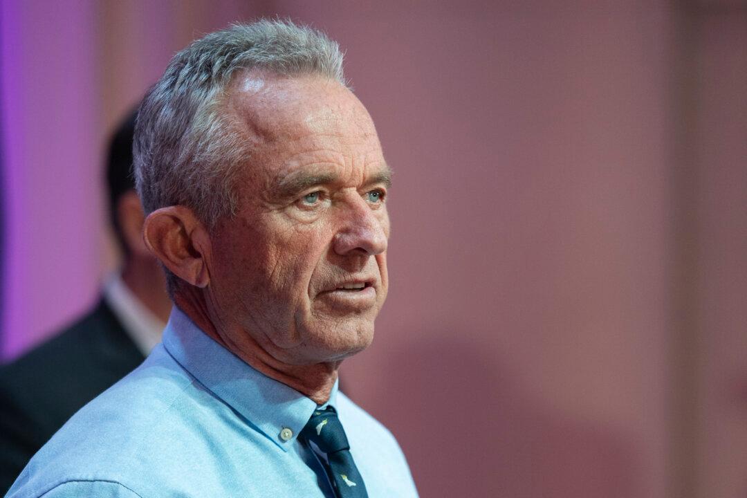 RFK Jr. Appears With Hip-Hop Icons in Rap Campaign Anthem